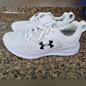 Under Armour White Athletic Shoes Womens 9 WORN ONCE